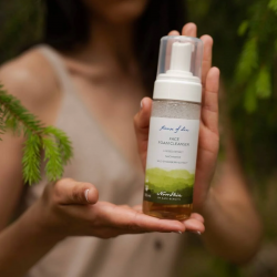 Natural Cleansing Foam – House of Lin 150 ml